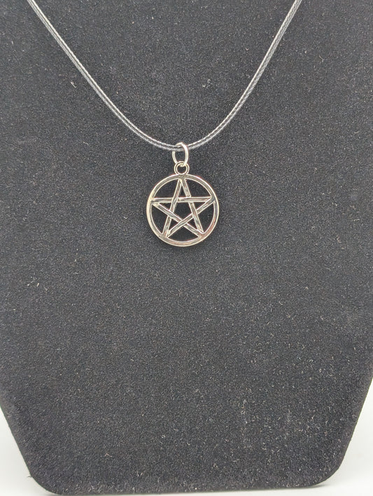 PENTAGRAM 1 NECKLACE