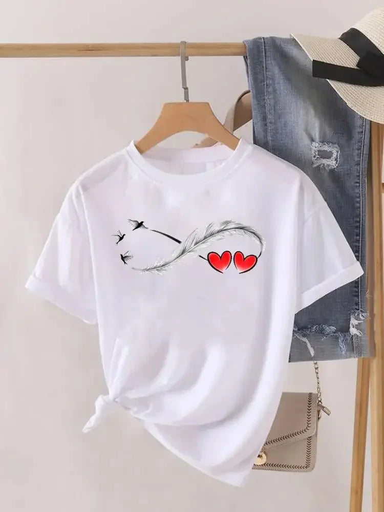 Love Heart Feather Lady Casual Tee